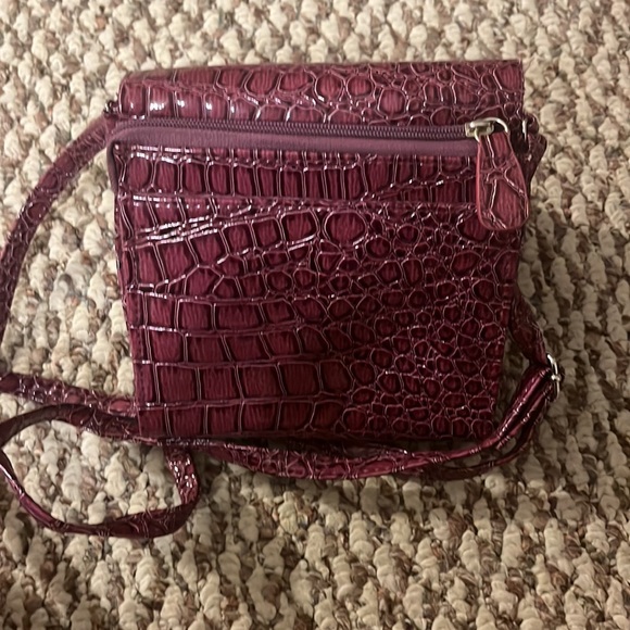 small purple snakeskin purse! barely used, great condition - Picture 3 of 5